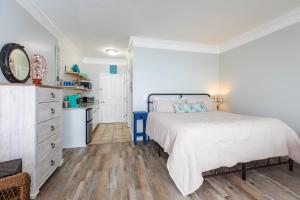 Studio with Ocean View room in Atlantic Breeze Suites