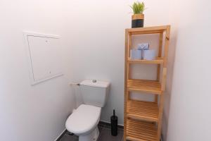 Appartements Le VAL HOME - 20min de PARIS et ORLY - Balcon - WIFI - Espace de travail : photos des chambres