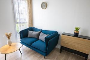 Appartements Le VAL HOME - 20min de PARIS et ORLY - Balcon - WIFI - Espace de travail : photos des chambres
