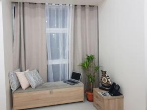 Greenfield District Shaw Blvd Studio at Twin Oaks Place