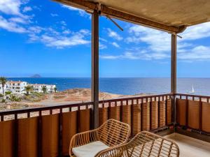Seaside apartment with a sea view