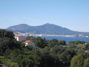 Appart 5 personnes a PORTICCIO Avec 2 piscines matériel enfant ,bébé clim