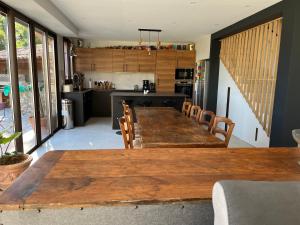 Maisons de vacances Maison vue mer avec piscine sur la Cote d-Azur : photos des chambres