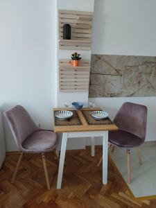 KostaStan - sa parkingom