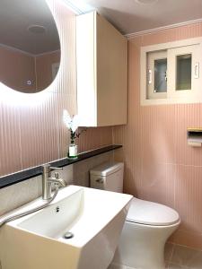 roasterblock 2BR flat 33m2 near Hongdea by the hanriver