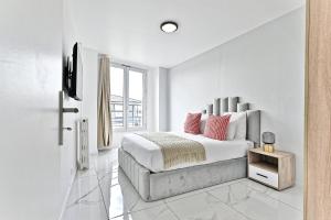 Appartement Spacieux en banlieue parisienne - II