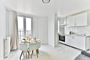 Appartement Spacieux en banlieue parisienne - II