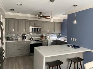 Cozy Family Condo - Newly Renovated on Siesta Key!