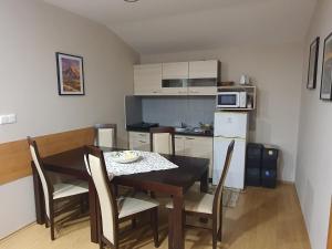 Two-Bedroom Apartment room in Privat Bartky