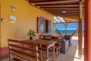Maiata Beach House by Holiday Rental Madeira