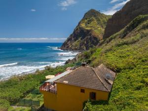 Maiata Beach House by Holiday Rental Madeira