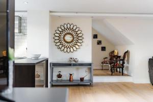 10 Bed Villa Sleeps 27 -Pool & Hot tub -Wood fire