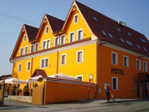3 star hotel Hotel Vyzlovka Kostelec nad Černými Lesy Češka