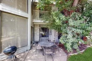 Lavish World of Tennis - Lago Vista