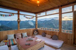 Beautiful Cottage In The Clouds -Valley view