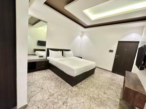 TAKHT- Executive Suites and Rooms