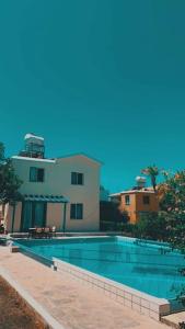 Queen Eyridiki Luxury Villa 1