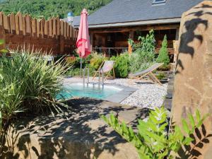 Hotels L' Auberge du chateau : Suite 1 Chambre