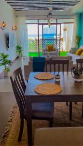 Stunning 2 Bed Room Unit with Ocean View