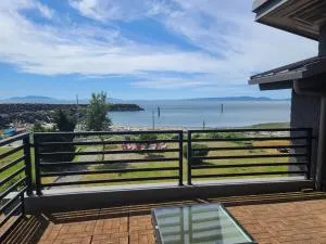 The Seaside Getaway - Point Roberts