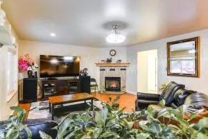 Anchorage Home about 8 Mi to Downtown! - Hope