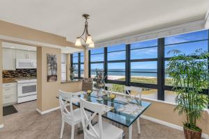 Panoramic Views, Private Balcony on 15th Floor, End Unit