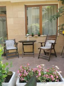 Garden of Eden - Studio