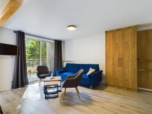 Apartamenty Familly Dąbrówka - przy parku, prywatny parking, sauna, ogód - by SpaceApart - 3-star hotels in Jelenia Góra