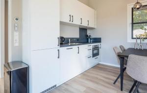 2 Bedroom Gorgeous Home In Voorthuizen
