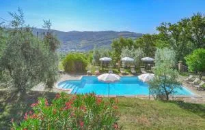 Gorgeous Home In Capolona - Vezza