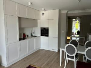 Apartament komfortowy z dwoma sypialniami i balkonem