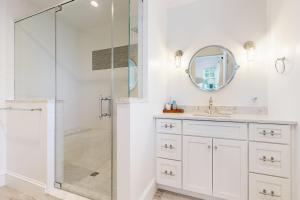 Harbors End Unit B