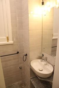 Cozy 2BR Apt in Downtown - Mint 21