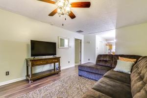 4 Mi to Dtwn Dayton Convenient Condo with Grill
