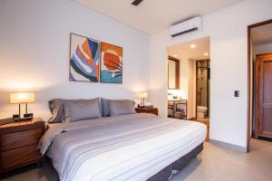 Modern 2BR Near Beach & Boardwalk | Gym & BBQ