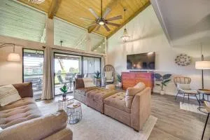 Chic Waikoloa Condo with Lanai and Complex Pools! - Kawailiula