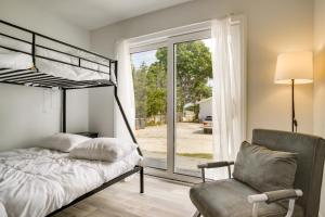 Mashpee Cottage w Deck: Walk to Beach