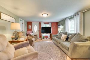 Near Snowmobiling and Ice Fishing Fife Lake Retreat - 4hvězdičkové hotely ve městě Fife Lake