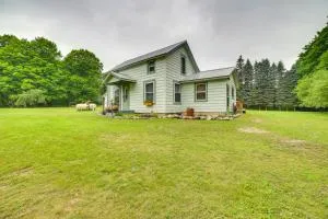 11 Mi to Lake Fife Farmhouse with Yard and Fire Pit! - Lake City