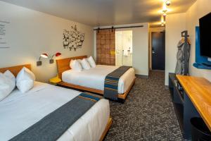 Queen Room with Two Queen Beds room in The SPARROW