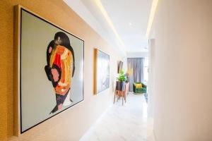 Big corner balcony, pool and gym