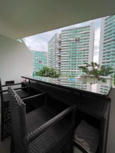 Nice one BR condo free pool in Commonwealth QC