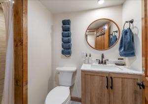 Northstar Village Condo Walk to Lifts 2 Full BA Excellent Location Hot-Tubs