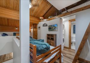 Northstar Village Condo Walk to Lifts 2 Full BA Excellent Location Hot-Tubs