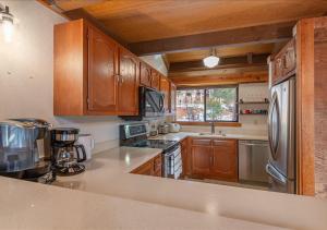 Northstar Resort Condo for 8 Free Shuttle