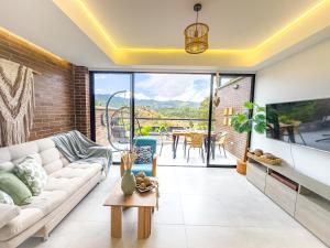 Casa Encanto, en frente de la represa