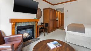 1206 Lodge At Spruce Peak Ski In Ski In Ski Out King Studio By Stowe Mountain Rentals