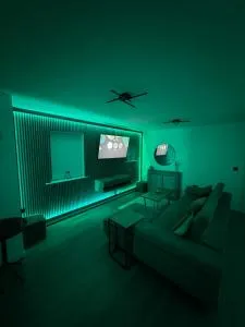 Keepers Terrace - Elephant Suite - Kingshurst