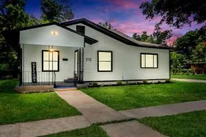 Downtown Magnolia Historic Prime Location - Elmendorf