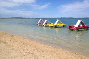 Apartments with parking space Vrsi - Mulo, Zadar - 23428